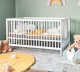 Alcube Mitwachsendes Babybett 70x140 cm Toni aus hochwertiger Buche, mit Schlupfsprossen und Matratze ohne Schublade in weiß