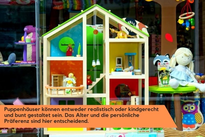 Puppenhaus und weitere Spielwaren werden gezeigt.